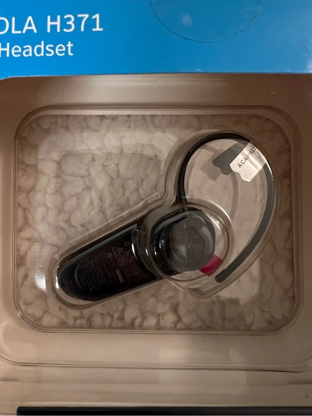 Motorola H371 Universal Wireless Bluetooth Headset in Black